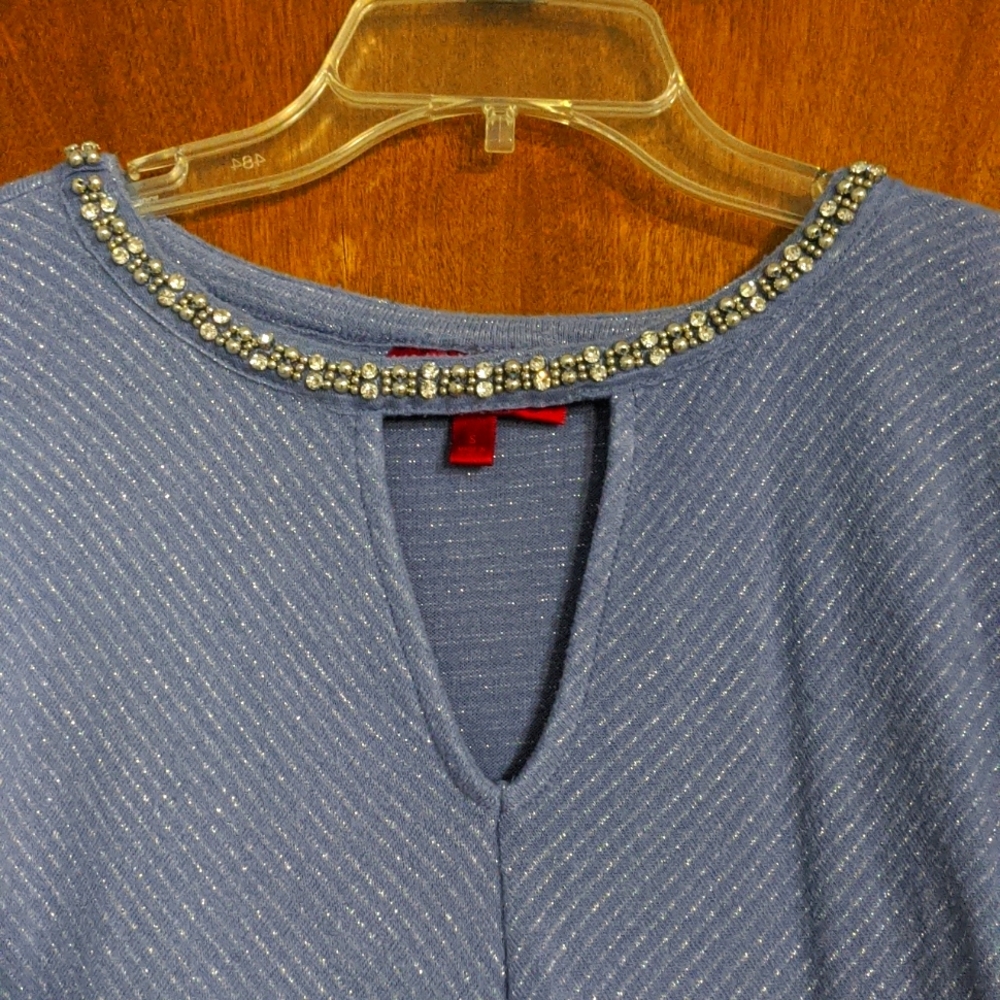 Top - Picture 2 of 2